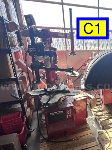 No Reserve: Hunter Engineering Table Top Tire Changer (Model: TCX53)