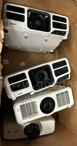 Large-venue laser projectors