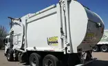 2015 Peterbilt 320
