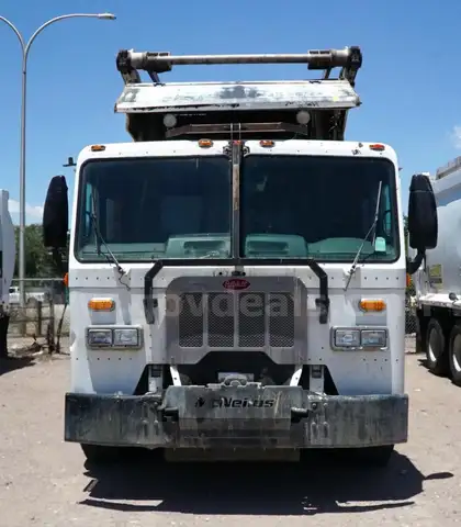 Peterbilt Front Loader