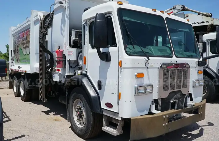 2015 Peterbilt 320 Garbage Truck