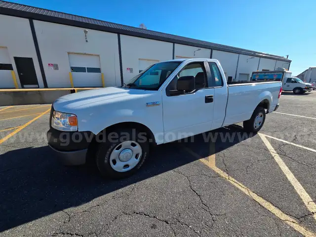 2005 Ford F-150 XL 2WD
