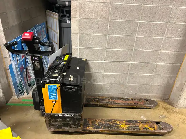 Blue Giant Electric Pallet Jack