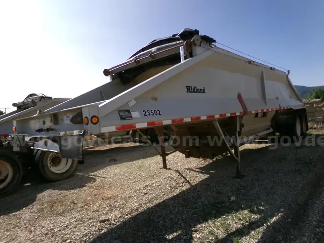 2002 Midland Belly Dump MC2000