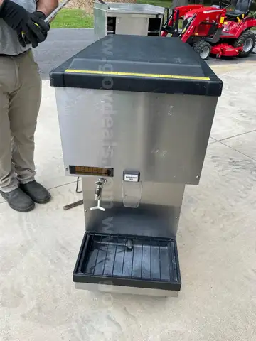 Remcor Ice and Water Dispenser