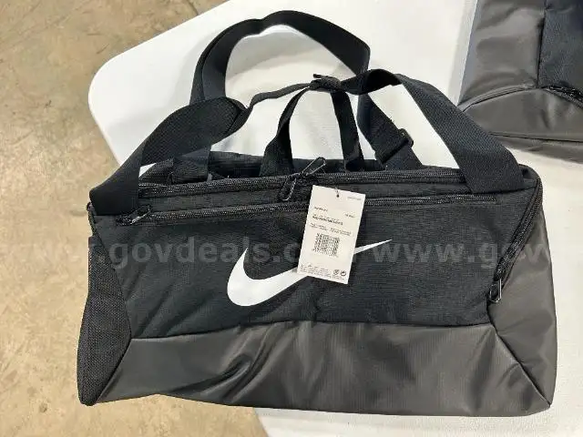 Nike duffle bag (North American Bidders Only)