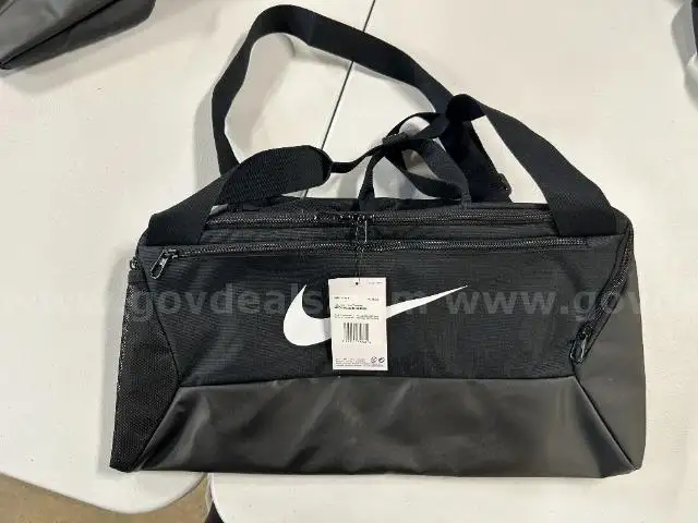 Nike duffle bag (North American Bidders Only)