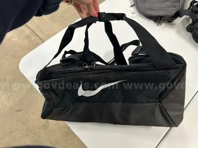 Nike duffle bag (North American Bidders Only)