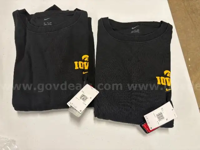 Lot of 2 Men&#x2019;s Iowa Hawkeyes Nike Crewneck Sweatshirt size 3XL