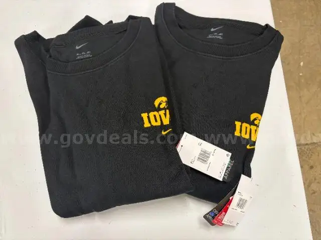 Lot of 2 Men&#x2019;s Iowa Hawkeyes Nike Crewneck Sweatshirt size 3XL
