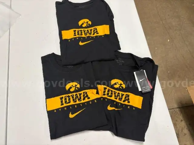 Lot of 3 Iowa Hawkeye Mens T-shirts- size XXL