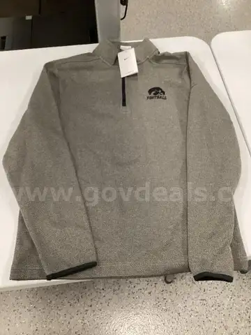 Medium Nike Iowa Football Therma-Fit Quarter zip sweater