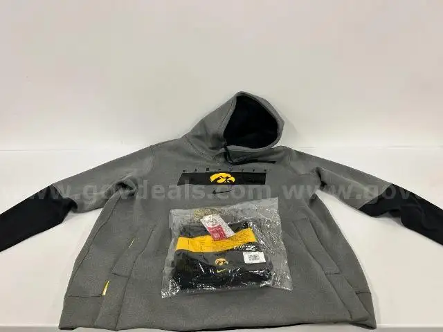 Nike On Field XXL Sweatshirt & Hat