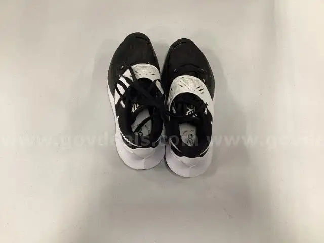 Black Size 8.5 Nike Kyrie 3 Low TB Promo Basketball Shoes