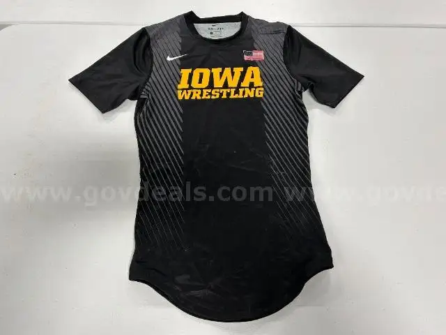 Lot of 3 Nike wrestling compression short sleeve shirts and shorts, Size: L