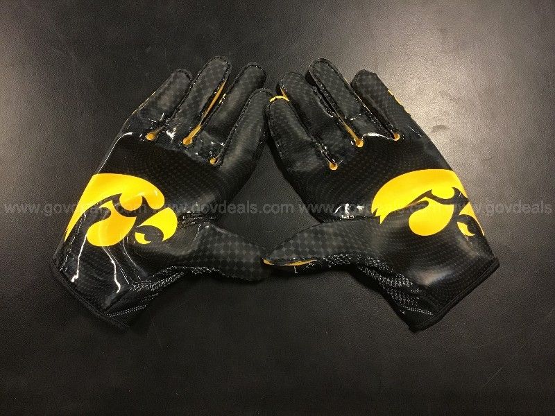 iowa hawkeye nike football gloves