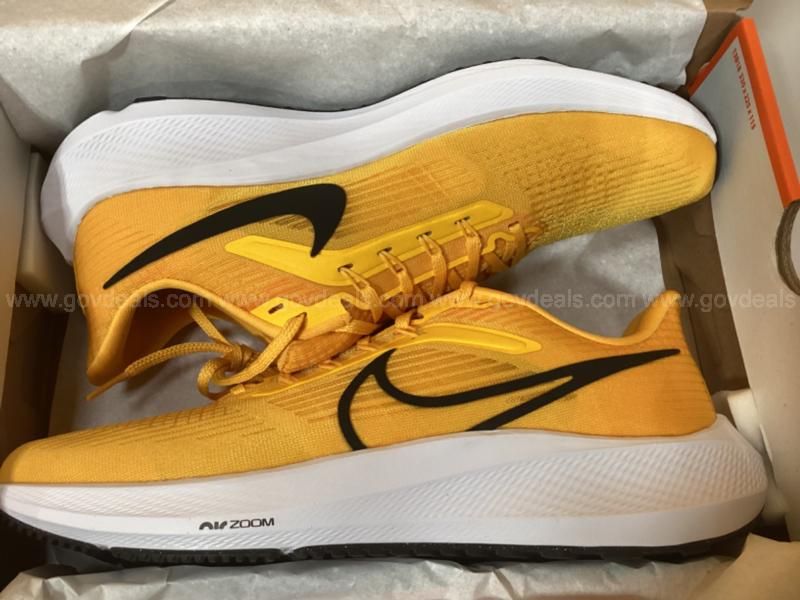 Nike pegasus size sales 15