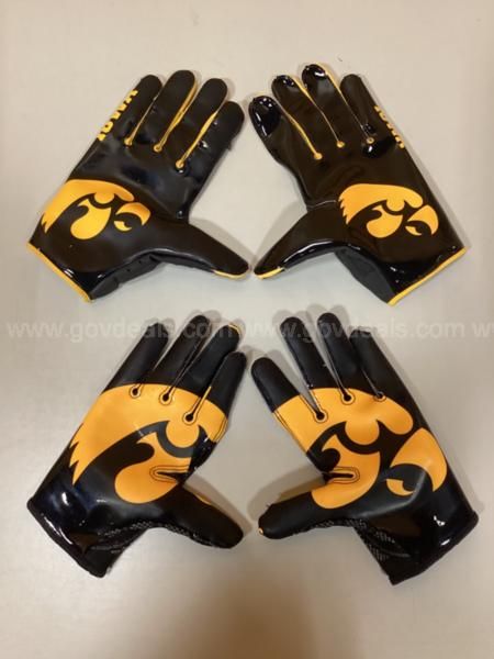 Iowa 2024 football gloves