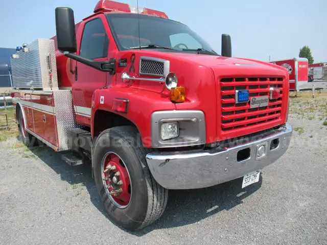 2003 GMC C8C042 Fire Truck (Tanker)