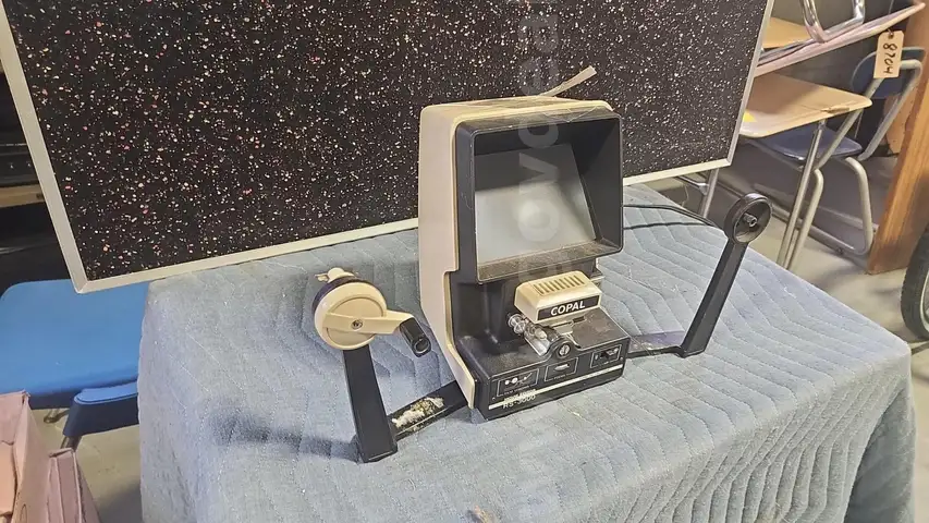 MSU Lot # 8865 - Reel Projector