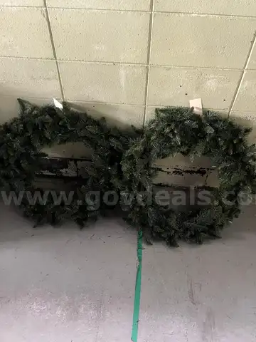 MSU Lot # 9076- Lot of 2 2' Wreaths