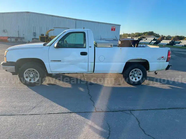2005 Chevrolet Silverado 1500 Work Truck Long Bed 4WD