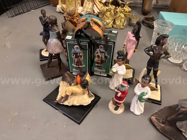 Lot Containing African Art