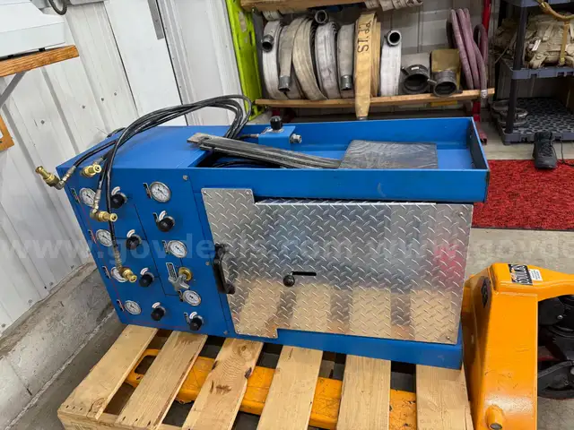 1999 Eagle Fill Station + 4 Cascade Bottles - 6,000 psi.