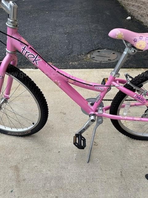 Trek M200 girls bike AllSurplus