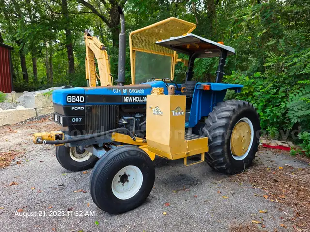 1997 New Holland Side Arm Tractor 60&#x22; cut