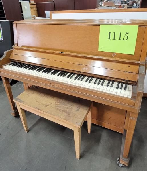 Vintage gulbransen upright deals piano