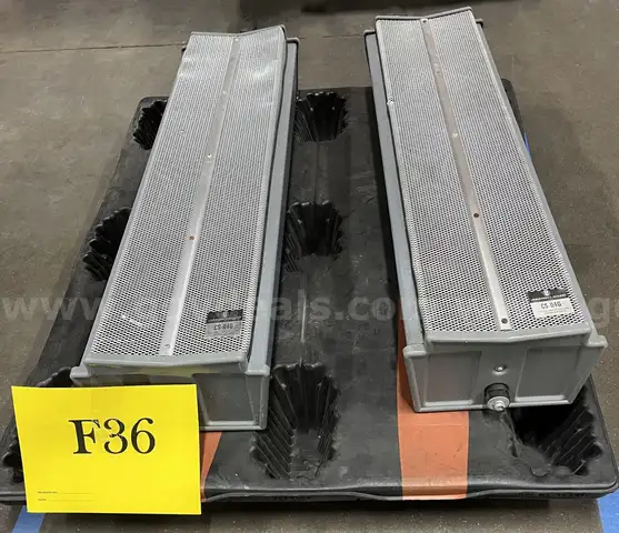 **** VINTAGE UNIVERSITY SOUND CS-04G UNILINE INDOOR/OUTDOOR COLUMN SPEAKERS (2 UNITS) **** (I)