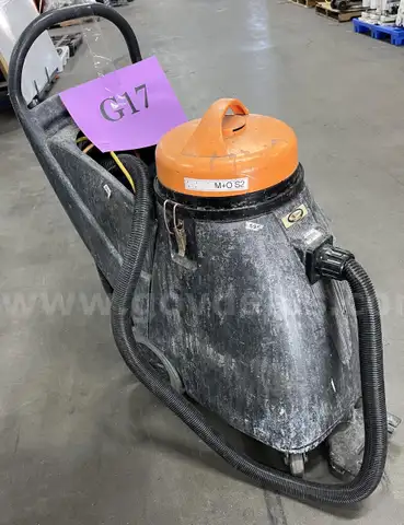 **** TRIPLE-S BLACK CAT WET-DRY VACUUM **** (I)