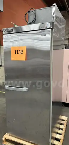 **** HOBART QE1 ROLL-IN REFRIGERATOR **** (I)