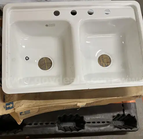 **** WHITE ENAMELED STEEL KITCHEN SINKS WITH 4-FAUCET HOLES (2 UNITS) (32&#x22; x 21&#x22;) **** (I)