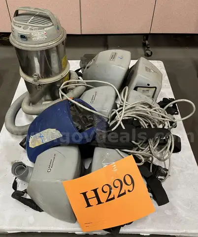 **** ASSORTED BACKPACK AND PORTABLE VACUUMS (1 PALLET) **** (I)