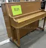 **** GULBRANSEN UPRIGHT PIANO **** (I)