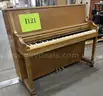 **** GULBRANSEN UPRIGHT PIANO **** (I)