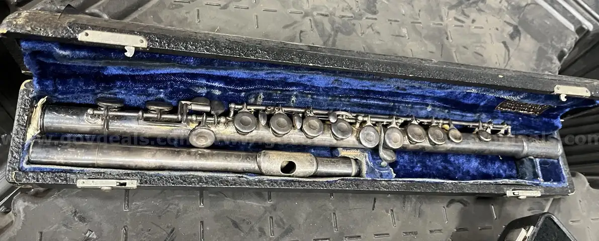 **** ASSORTED WOODWIND MUSICAL INSTRUMENTS (4 UNITS) **** (I)