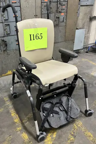 **** RIFTON R870 LARGE HI-LO ACTIVITY CHAIR **** (I)