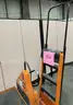**** TAYLOR-DUNN SC1-59 STOCKCHASER ELECTRIC UTILITY VEHICLE **** (I)