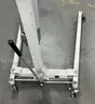 **** HOYER MANUAL PATIENT HYDRAULIC LIFT **** (I)
