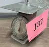 **** VINTAGE KITCHEN SCALE **** (I)