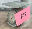 **** VINTAGE KITCHEN SCALE **** (I)
