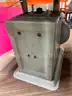 **** VINTAGE KITCHEN SCALE **** (I)