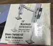 **** LOUISVILLE LADDER LEVELERS (1 PAIR) **** (I)
