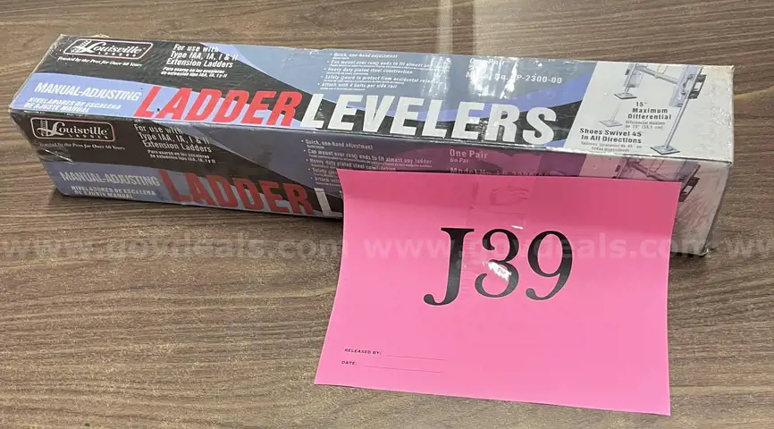 **** LOUISVILLE LADDER LEVELERS (1 PAIR) **** (I)