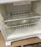 **** AMANA HOME REFRIGERATOR-FREEZER **** (I)