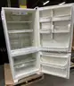 **** AMANA HOME REFRIGERATOR-FREEZER **** (I)