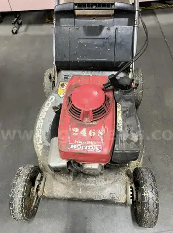 **** HONDA HRA-216 LAWN MOWER **** (I)